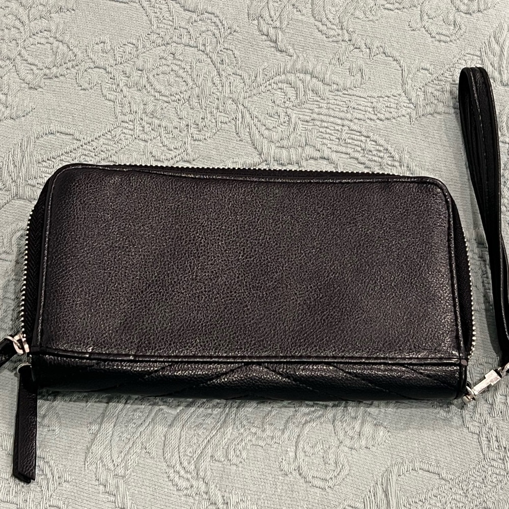 Jessica Simpson chevron-quilted black wristlet wallet - Picture 2 of 4
